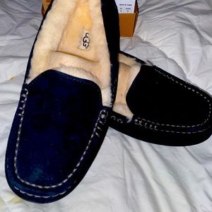 UGG Women’s Ansley slippers black Size 9